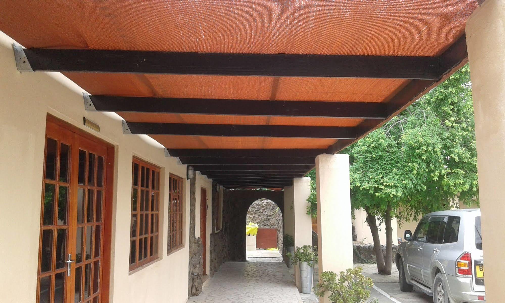 Larissa Hotel Maun Exterior photo
